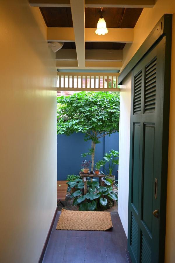 Priya Boutique House Panzió Bangkok Kültér fotó
