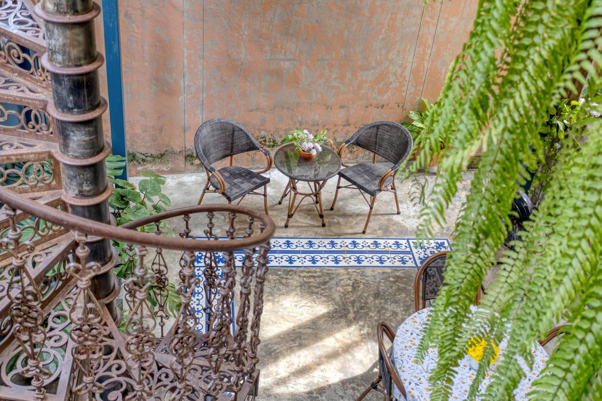Priya Boutique House Panzió Bangkok Kültér fotó