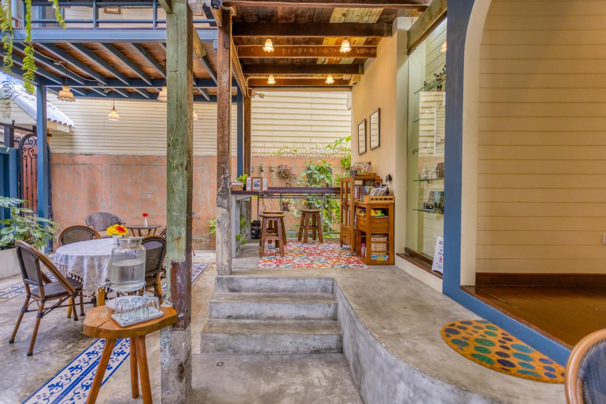 Priya Boutique House Panzió Bangkok Kültér fotó