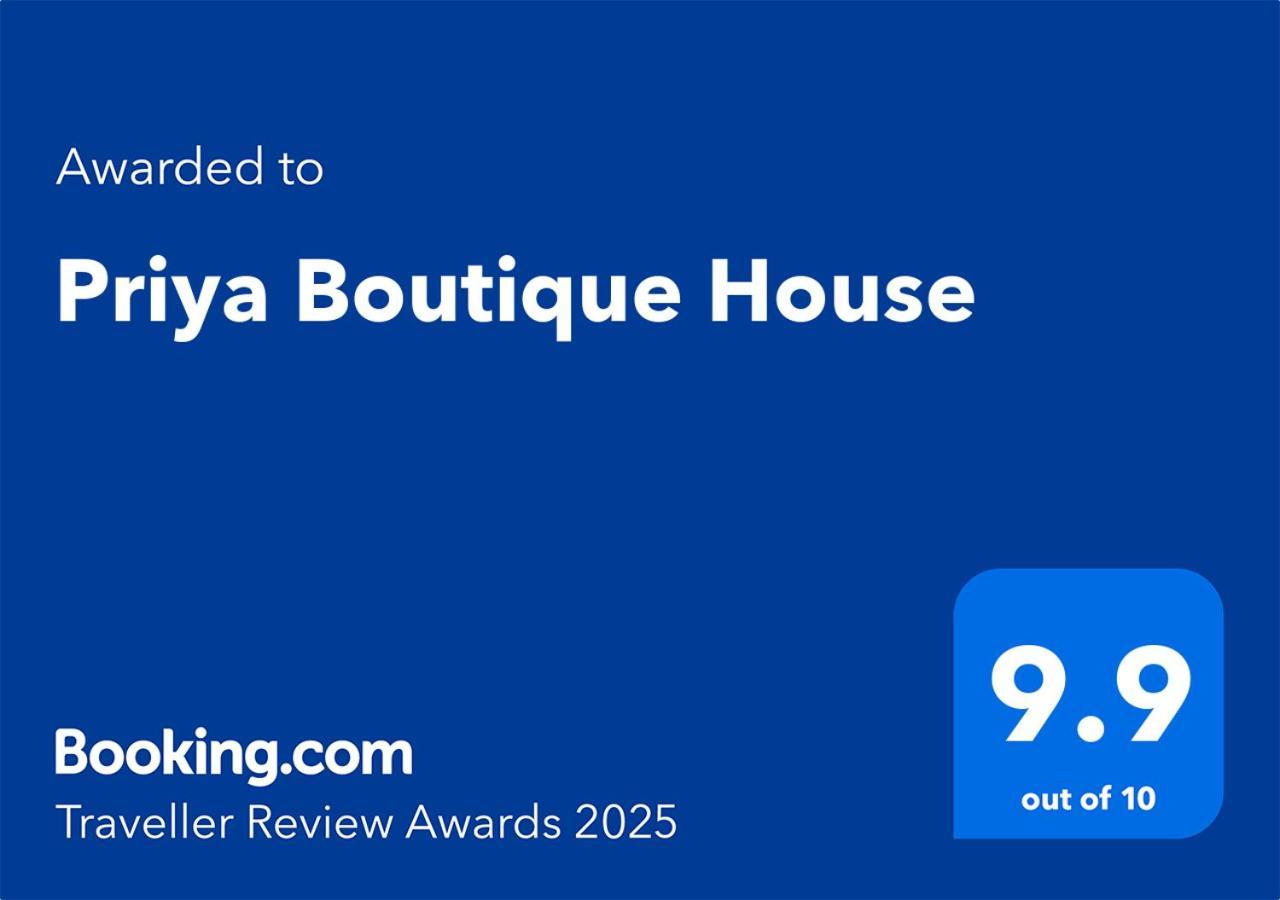 Priya Boutique House Panzió Bangkok Kültér fotó